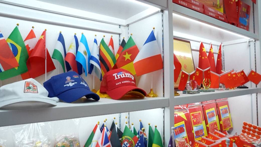 Click to play video: 'U.S., China begin negotiation on easing trade war'