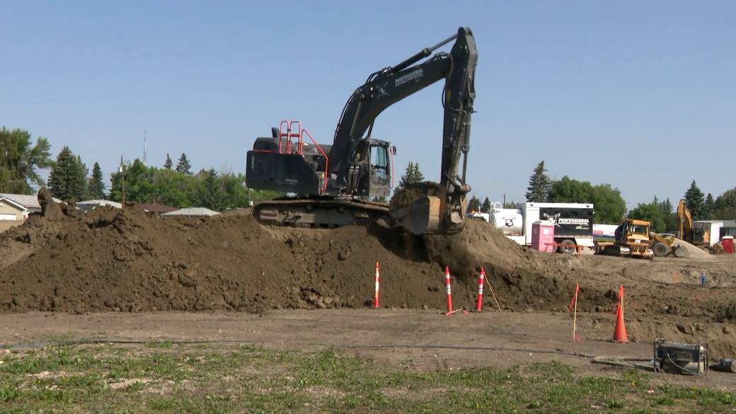 Click to play video: 'Ground broken on new development to bring 230 affordable homes to Calgary'